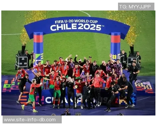 马马杜萨尔重返切尔西队友赠球衣庆祝他赢得非洲杯冠军